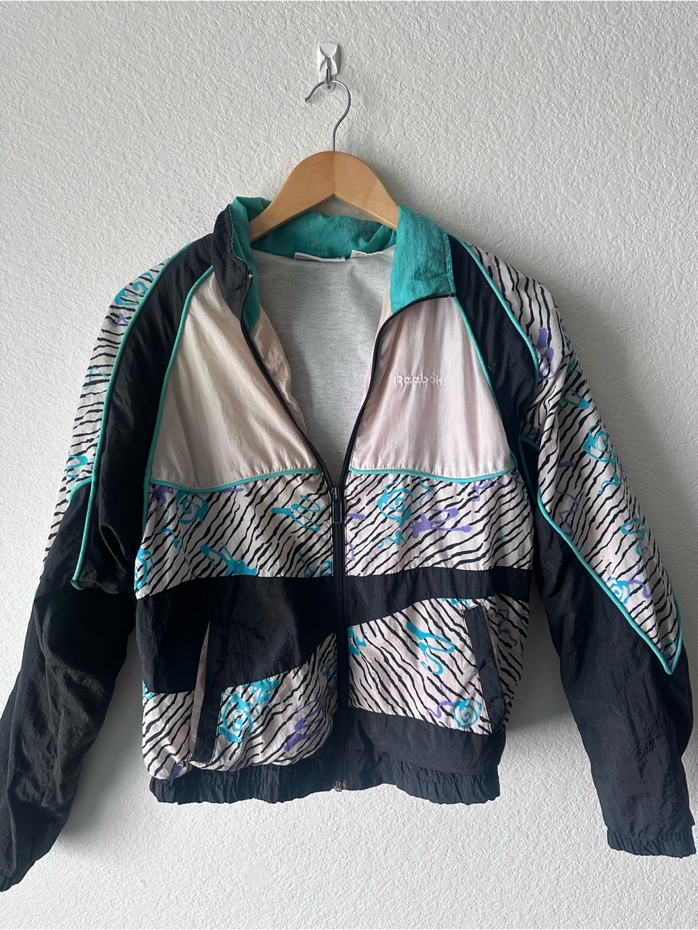 Vintage Reebok Windbreaker Jacket Women’s Small Made in Taiwan 90s Abstract